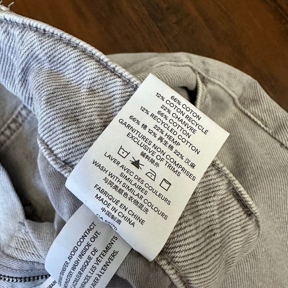 FRANK AND OAK The Linda Balloon Fit High Rise Jeans in Grey - Picture 12 of 14